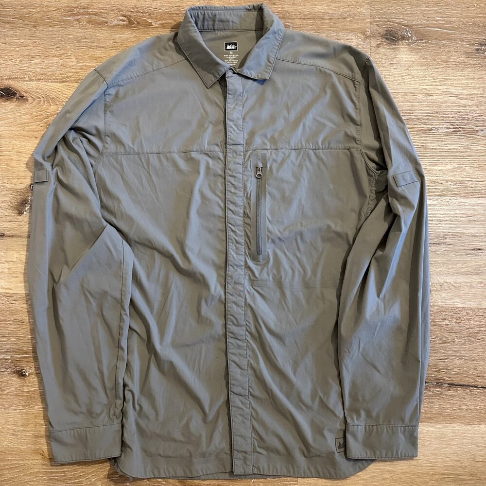 REI Shirt Men's Size M Button Up Outdoor Active Gray